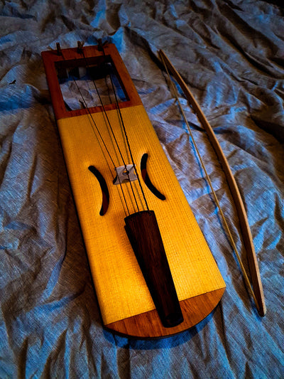 Tagelharpa, 3 Strings