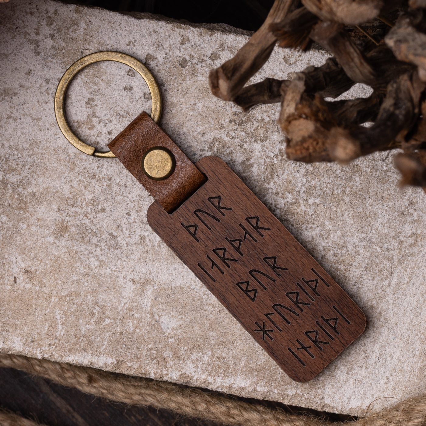 Runic Thor nyckelring, Trä