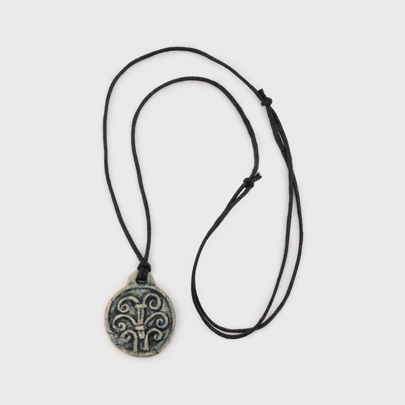 Yggdrasil, Hänge i Keramik