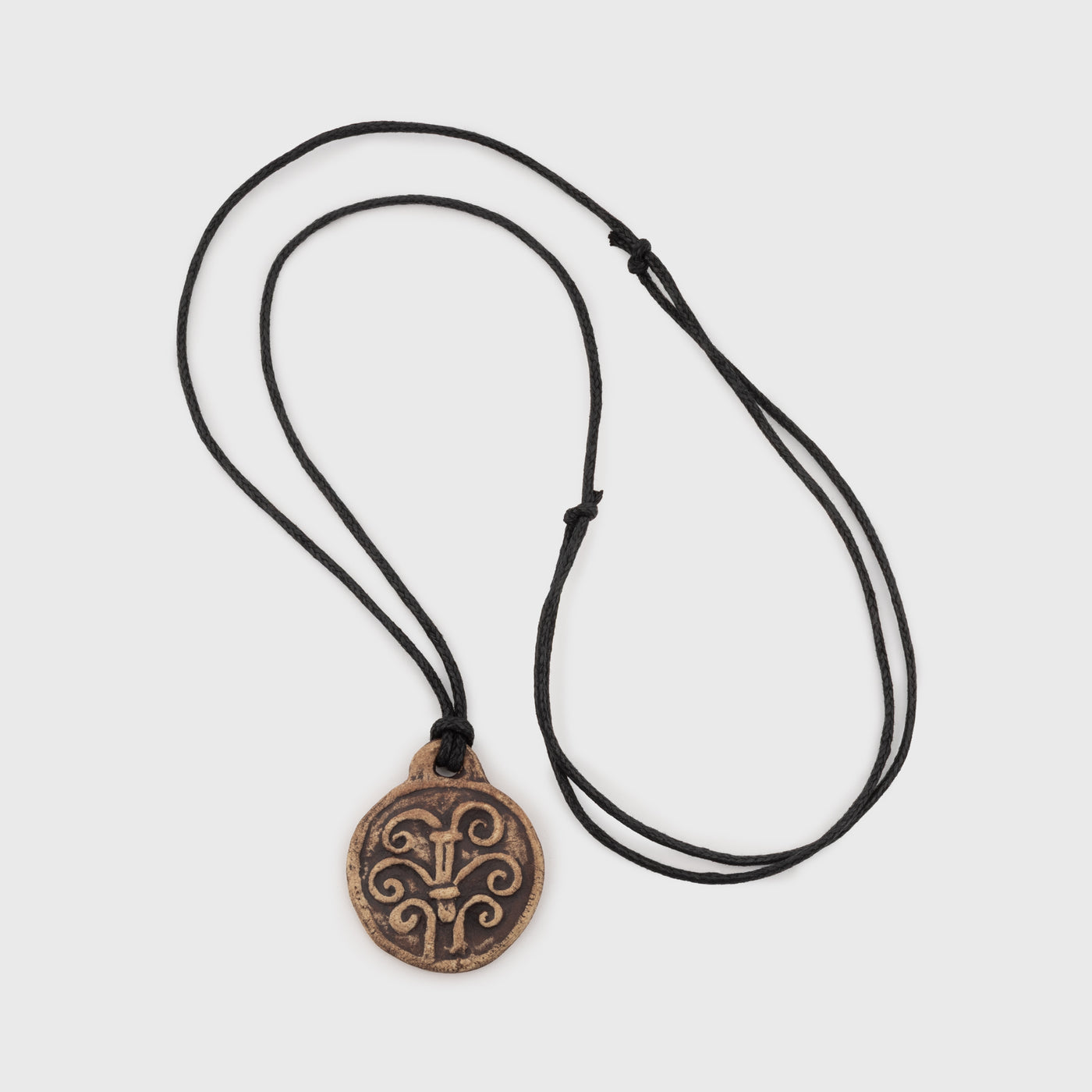 Yggdrasil, Hänge i Keramik