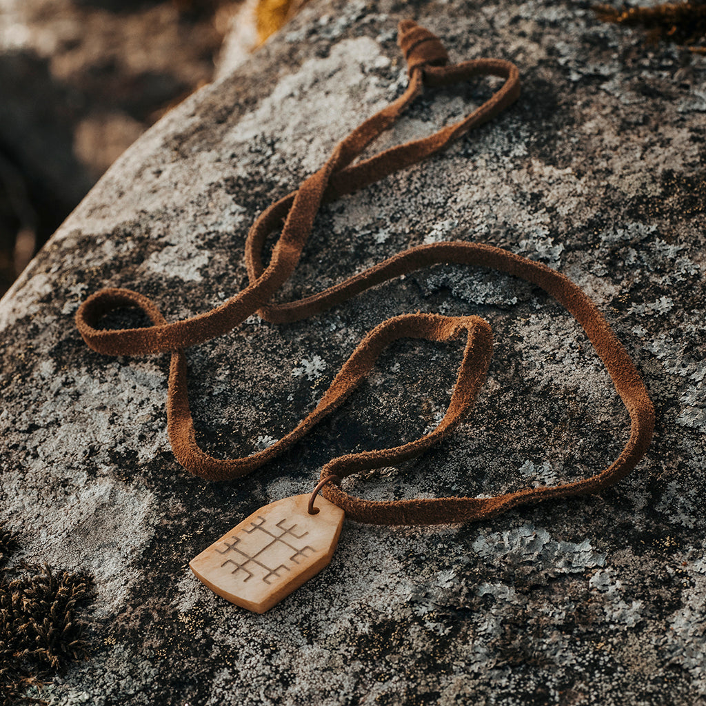 Bone Amulets - Herzlustafir Amulet, Bone - Grimfrost.com