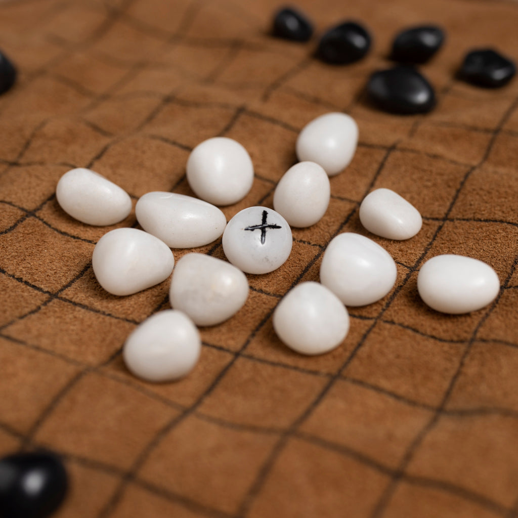 Hnefatafl, läder