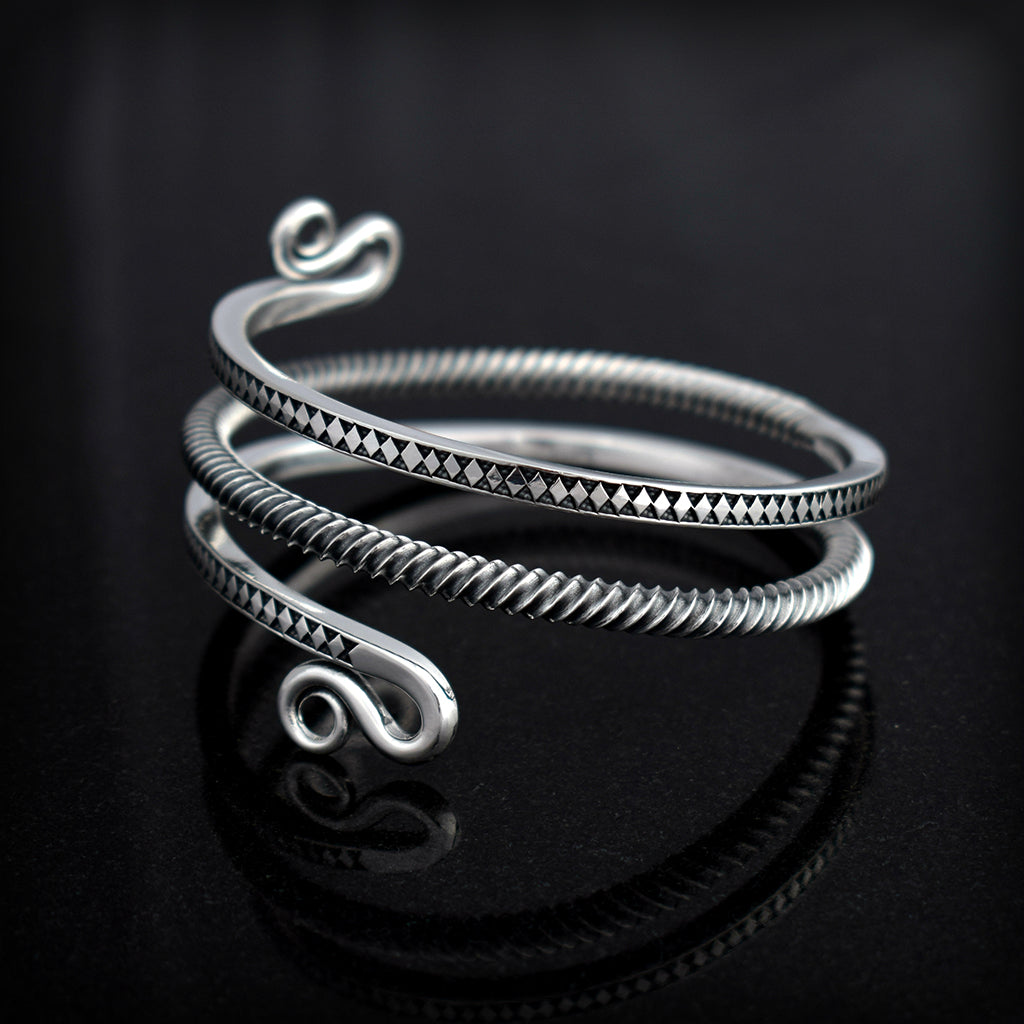 Premium Spiral Armring, Silver